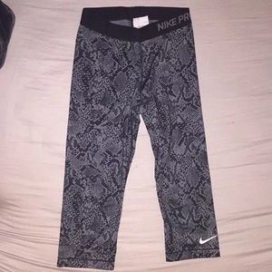 Nike crop leggings